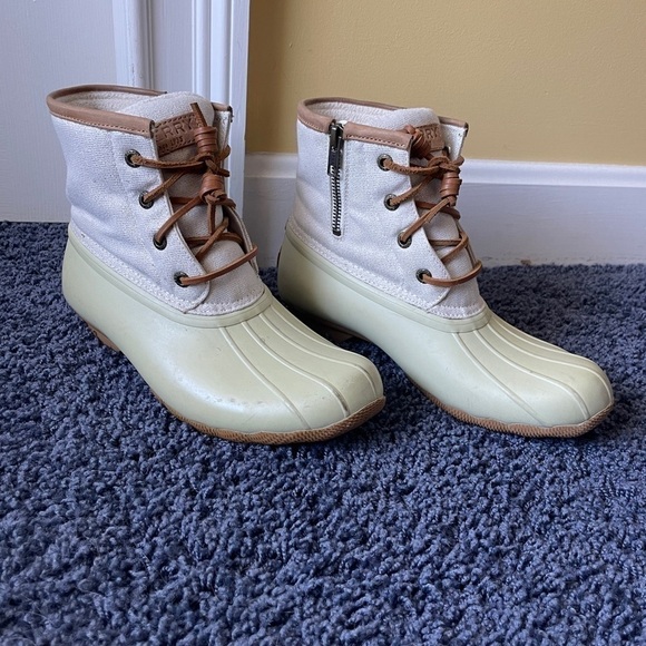 SPERRY Women’s Duck Boot Size 7.5 Cream Gold Sparkle Bean Boot Preppy - Picture 1 of 14